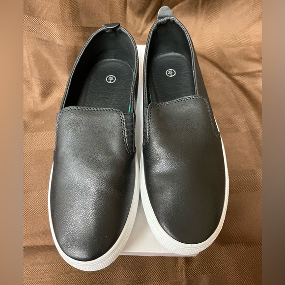 Black Vegan leather sneakers - Picture 4 of 4